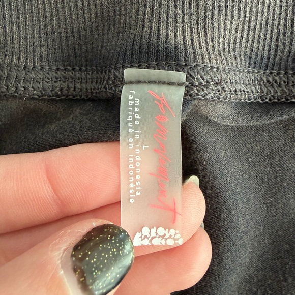 Free People Movement Washed Gray Cropped Pants L - Picture 6 of 8